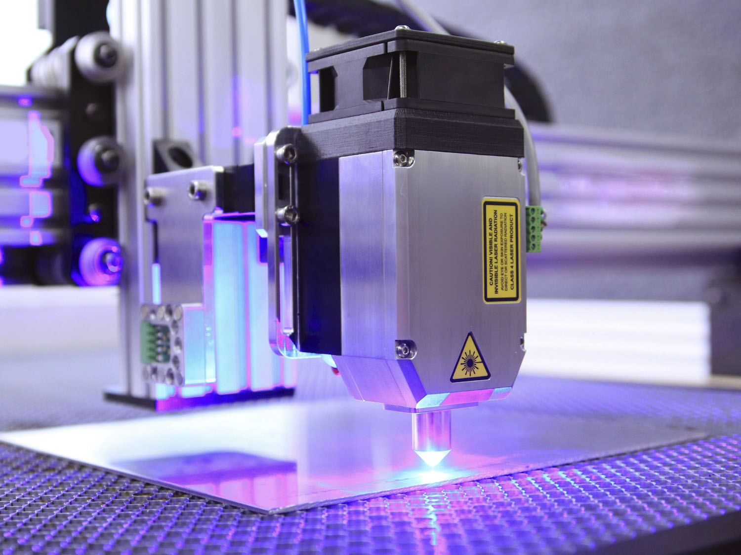 Laserschnitt und Lasergravur für Formate bis 150x300cm mit Mikrometergenauigkeit